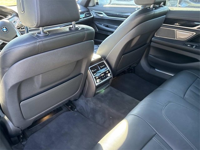 Used 2019 BMW 740i xDrive image 16