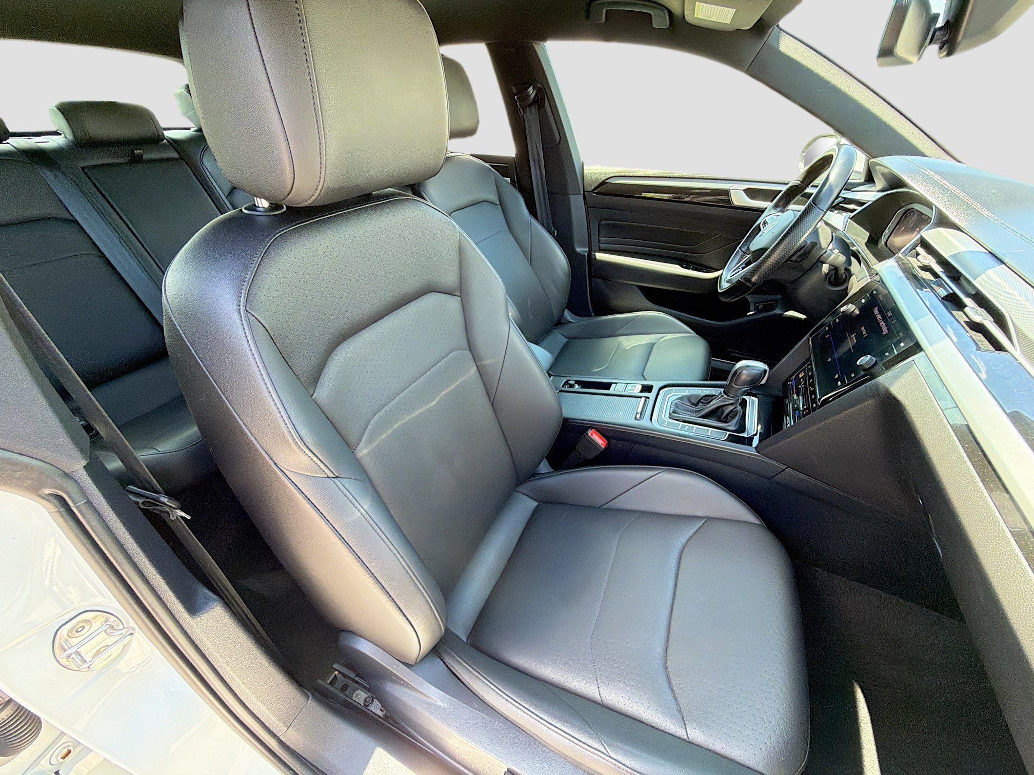 Used 2022 Volkswagen Arteon SE FWD image 13