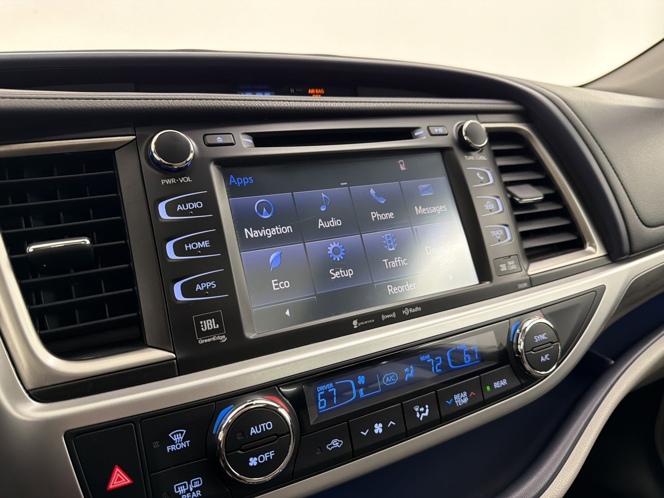 Used 2019 Toyota Highlander Limited Platinum FWD image 25
