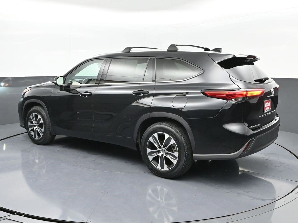Certified 2021 Toyota Highlander XLE image 26