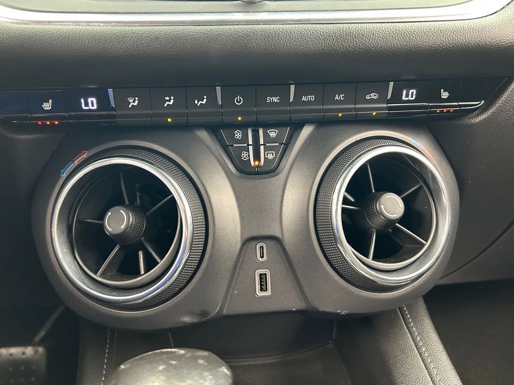 Used 2019 Chevrolet Blazer LT image 24