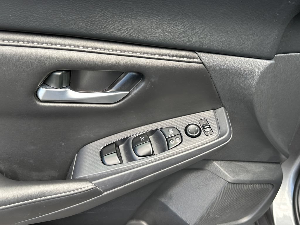 Used 2024 Nissan Sentra SV FWD image 22