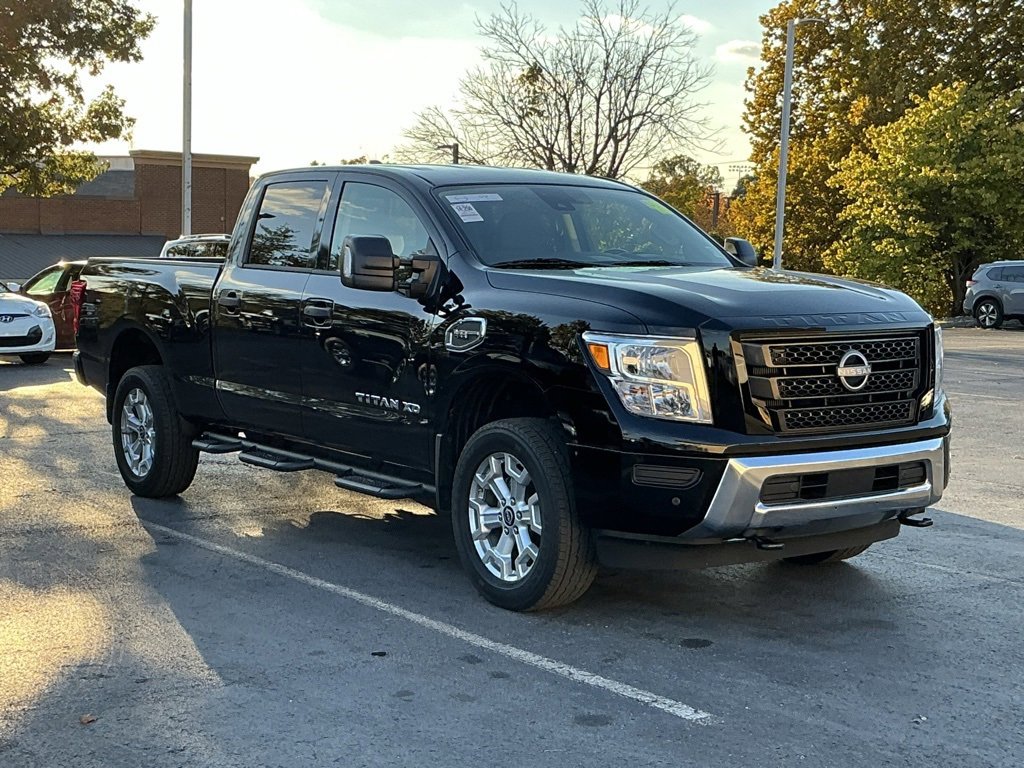 Used 2024 Nissan Titan SV w/ SV Convenience Package