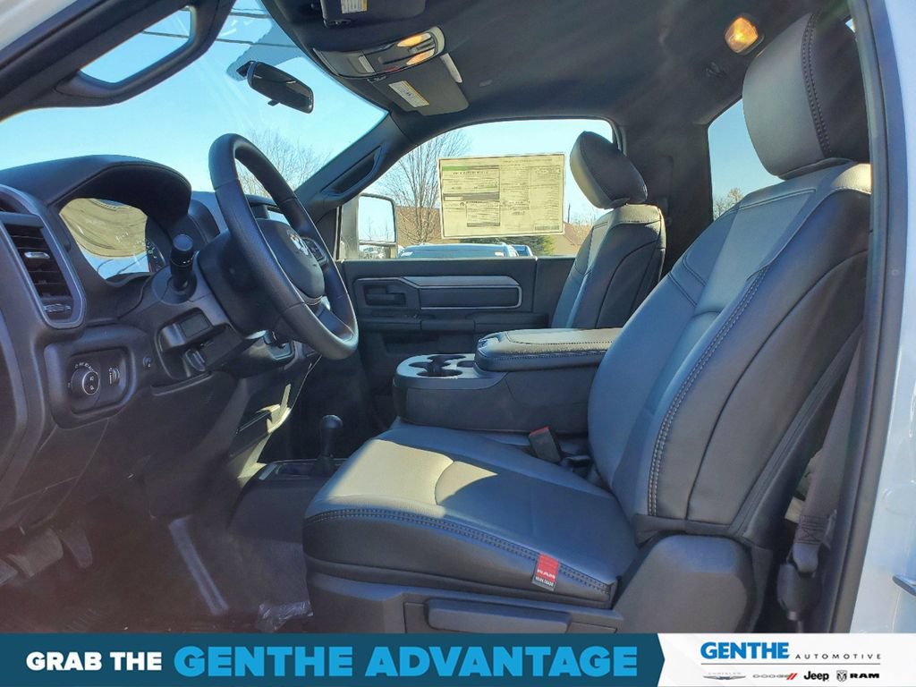New 2024 RAM 2500 Tradesman w/ Chrome Appearance Group AWD/4WD image 7