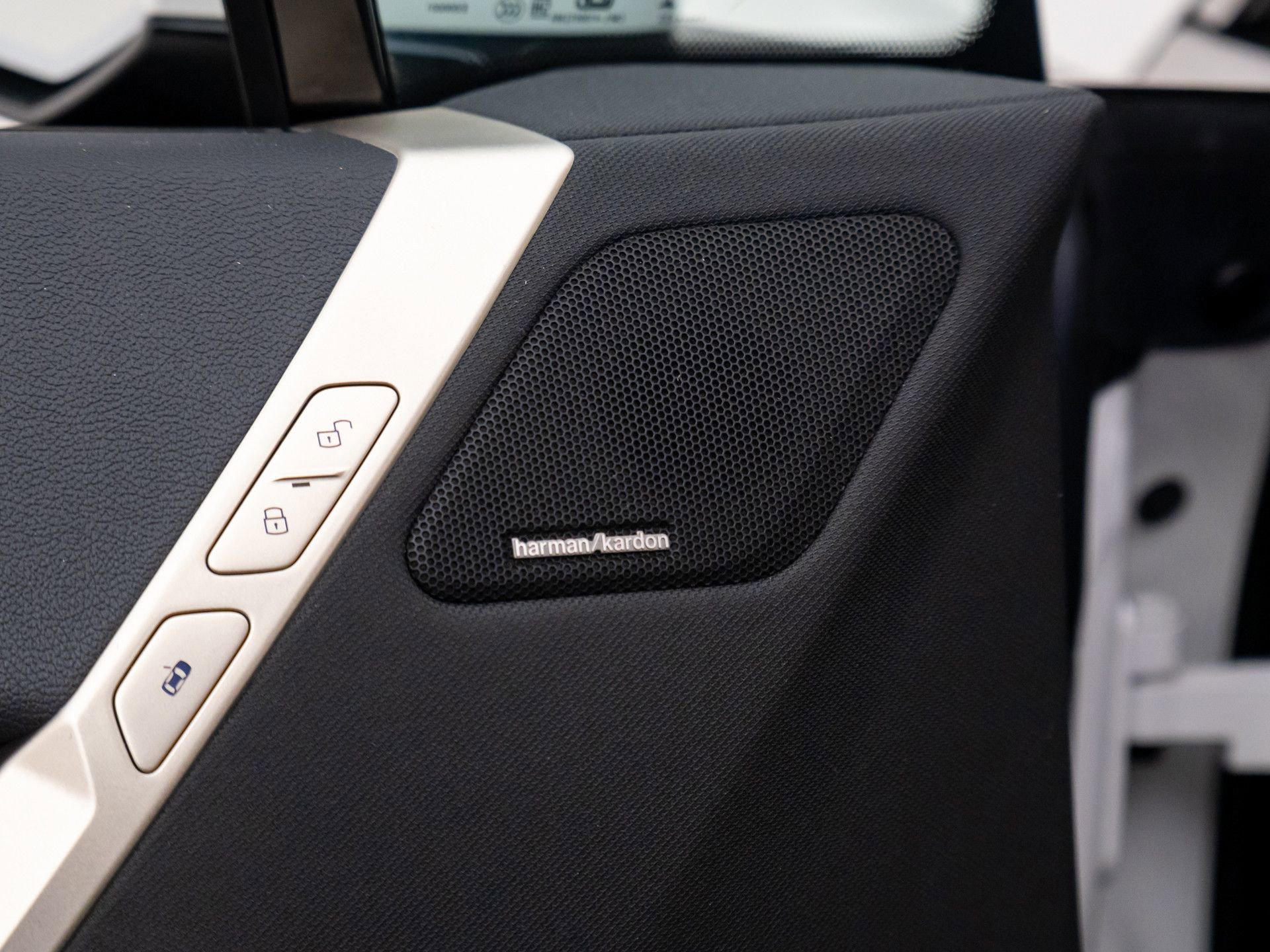 Used 2024 BMW iX xDrive50 w/ Convenience Package image 16