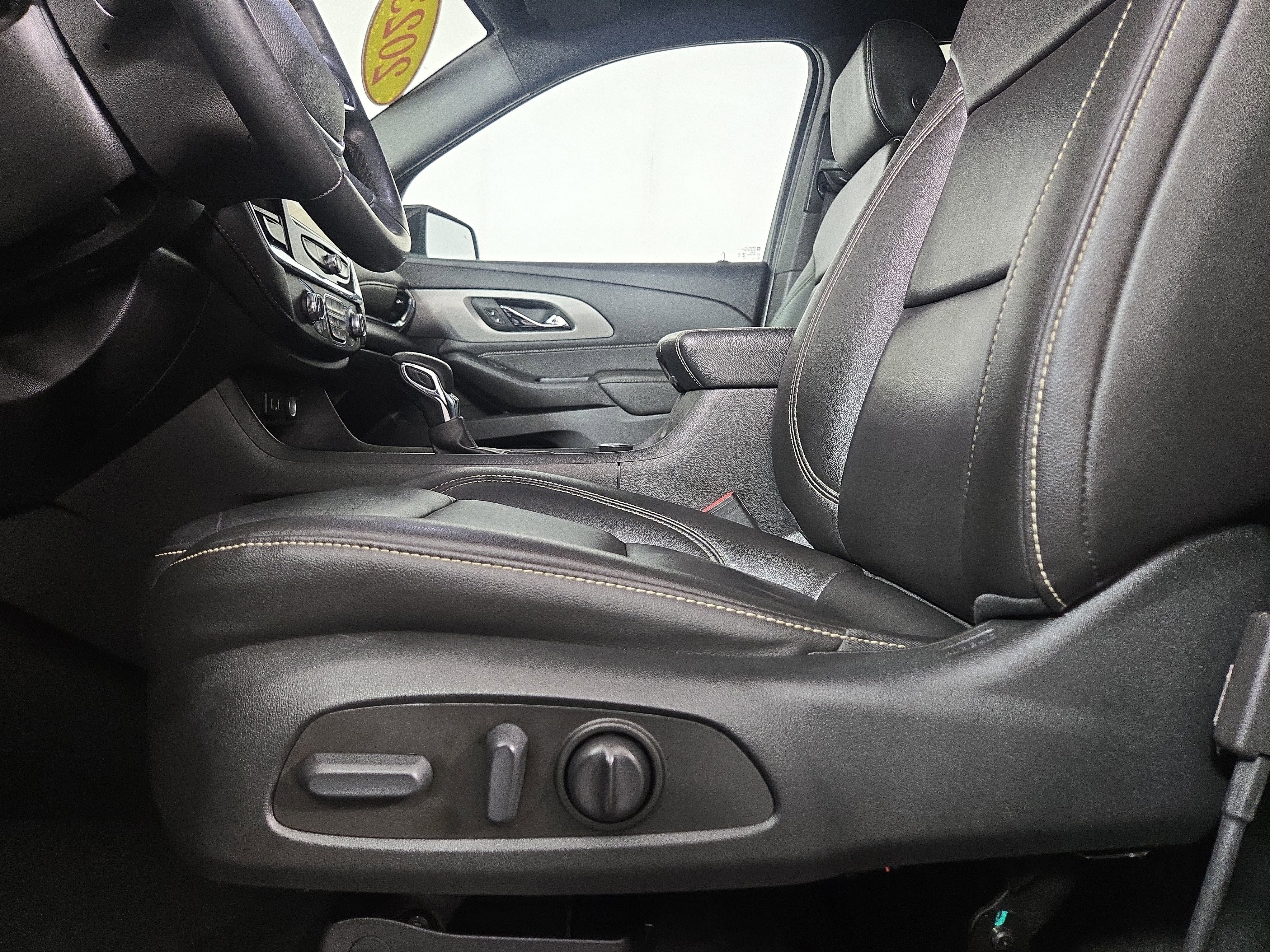 Certified 2023 Chevrolet Traverse LT w/ LPO, Floor Liner Package FWD image 30