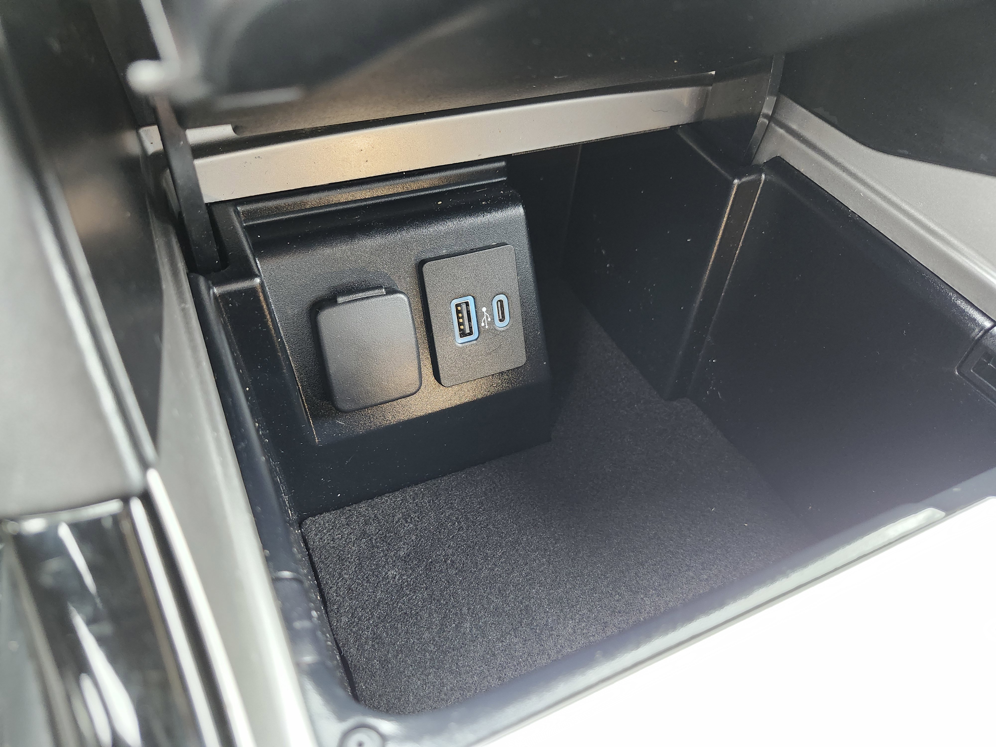 Used 2021 Ford Explorer ST w/ Equipment Group 401A image 11