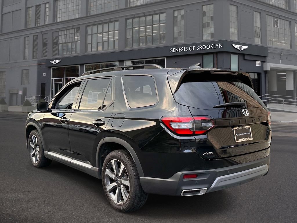 Used 2023 Honda Pilot Elite image 6