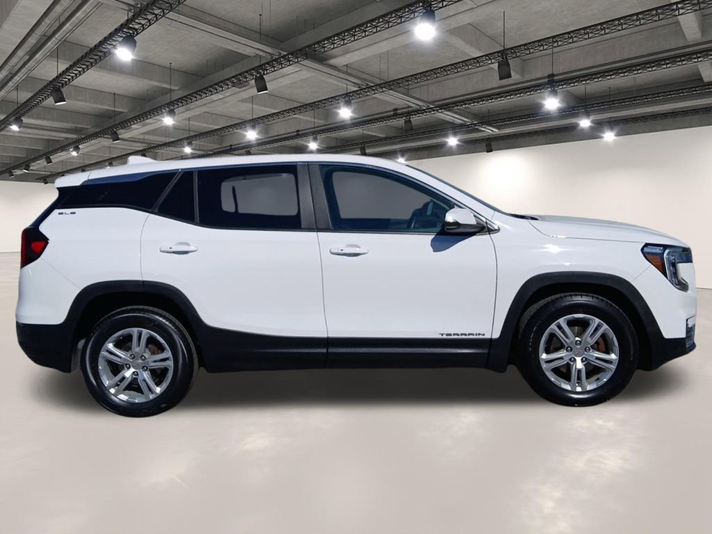 Used 2022 GMC Terrain SLE FWD image 17
