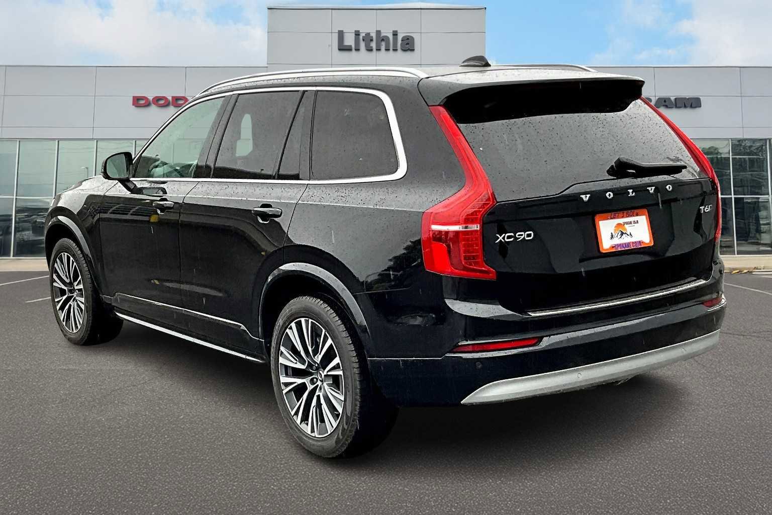 Used 2022 Volvo XC90 T6 Momentum w/ Climate Package image 4