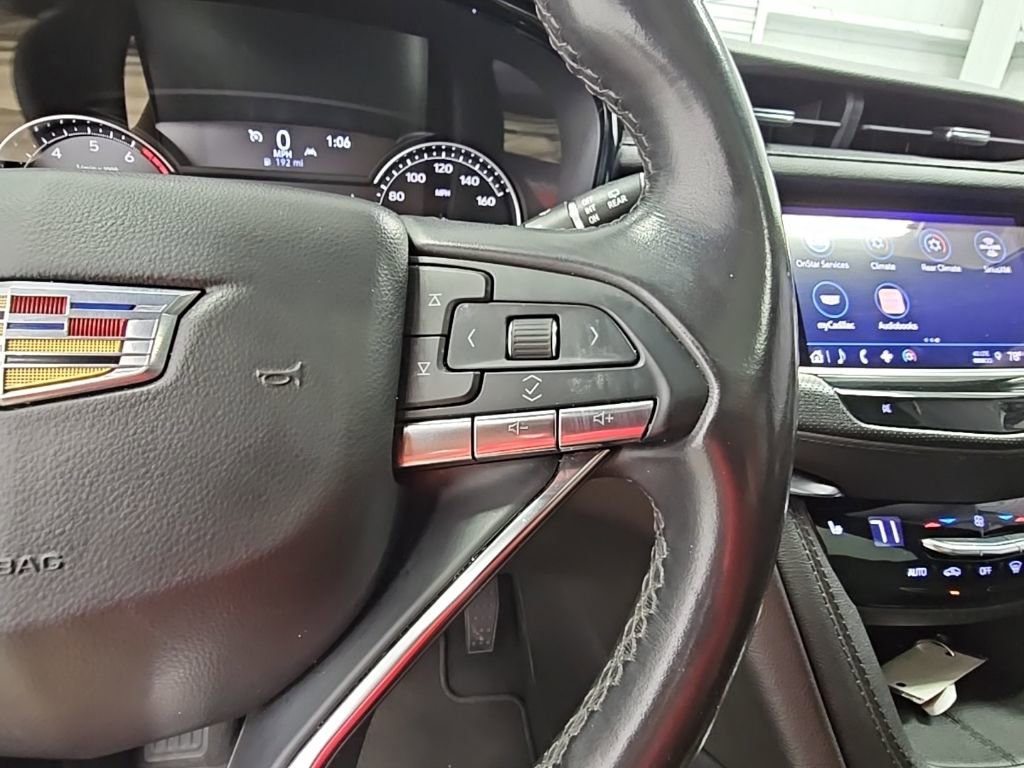 Used 2023 Cadillac XT6 Luxury image 26