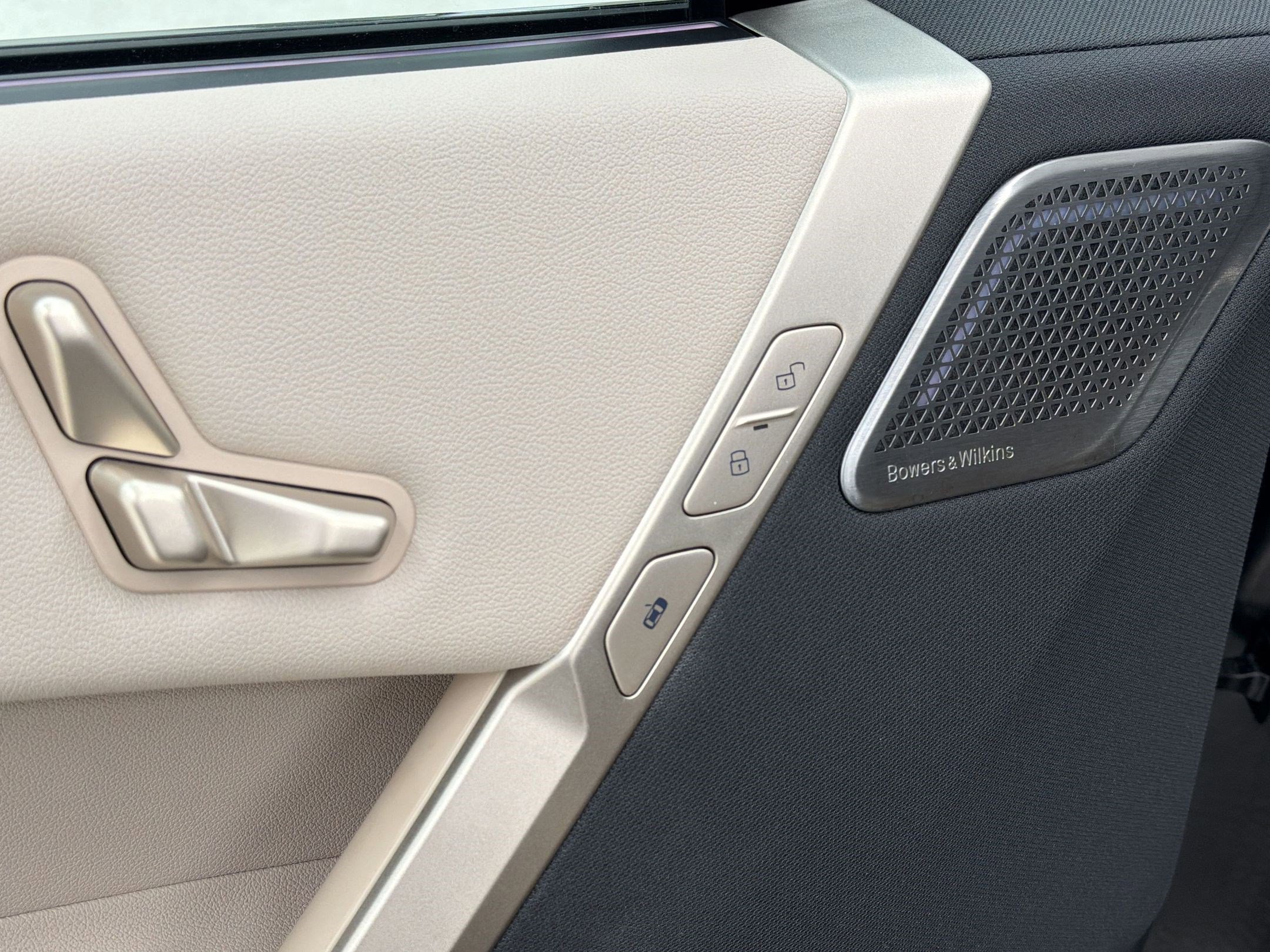 Certified 2024 BMW iX M60 image 22