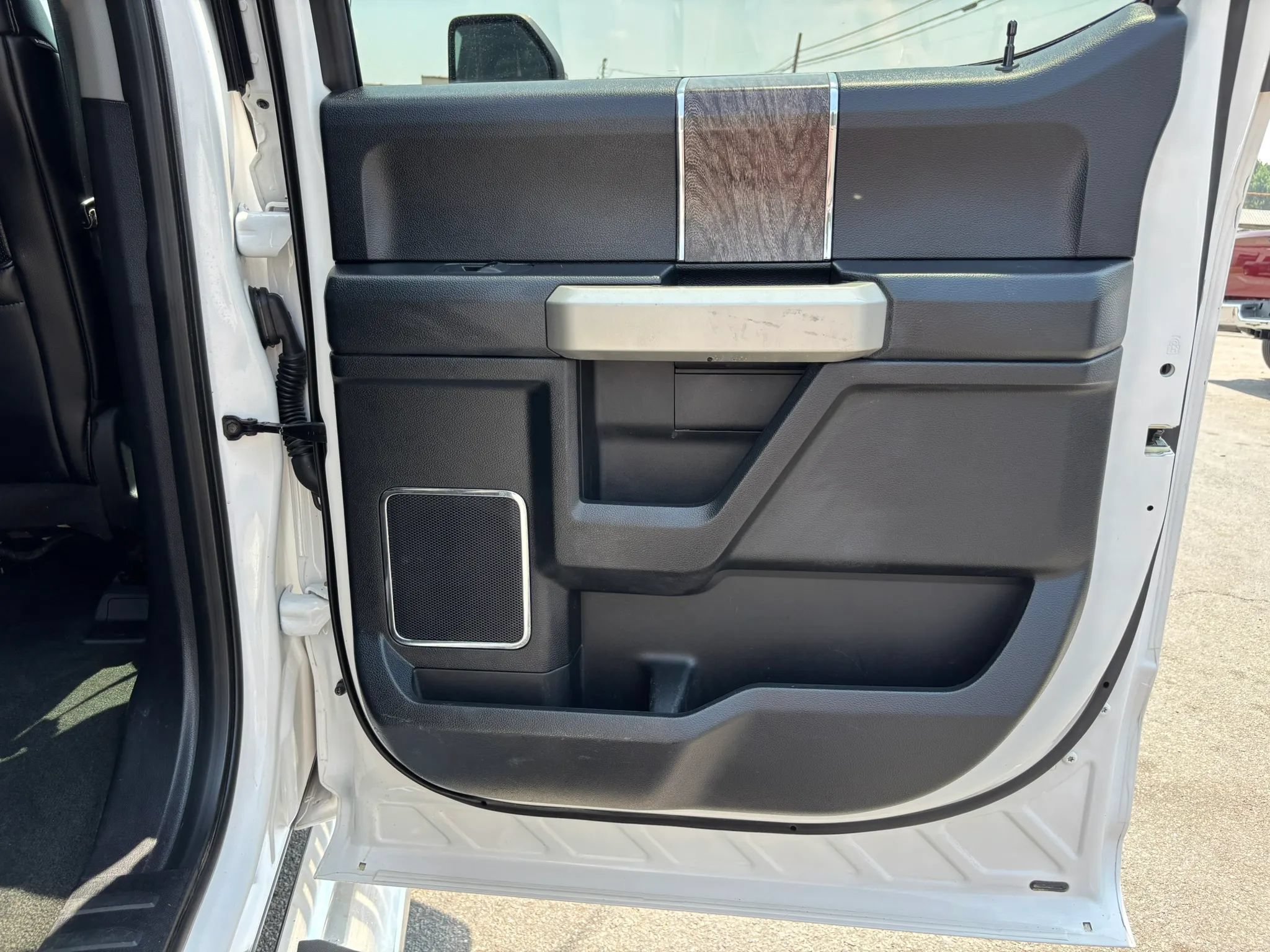 Used 2019 Ford F250 Lariat w/ Lariat Ultimate Package AWD/4WD image 29