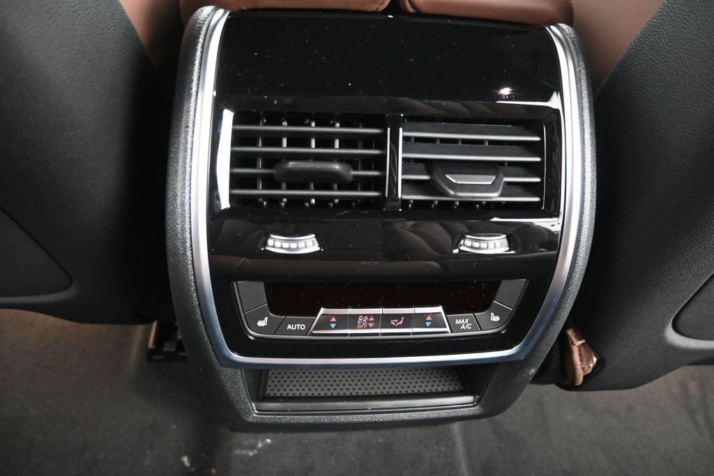 New 2027 BMW X7 M60i AWD/4WD image 33