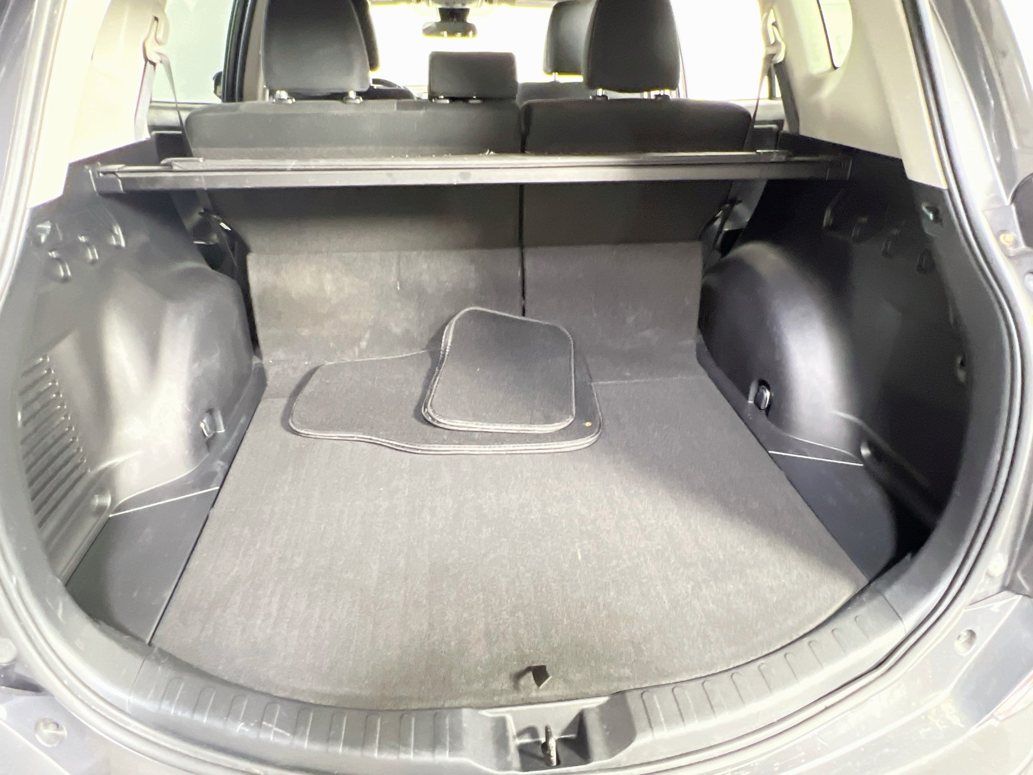 Used 2018 Toyota RAV4 XLE w/ Plus Extra Value Package AWD/4WD image 24