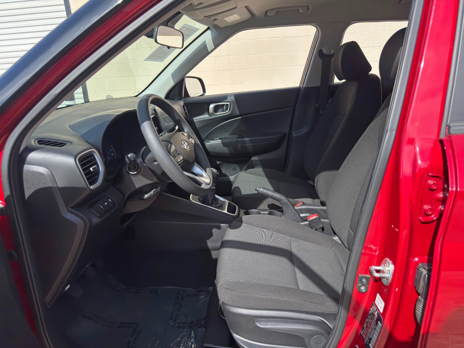 Used 2020 Hyundai Venue SE FWD image 15