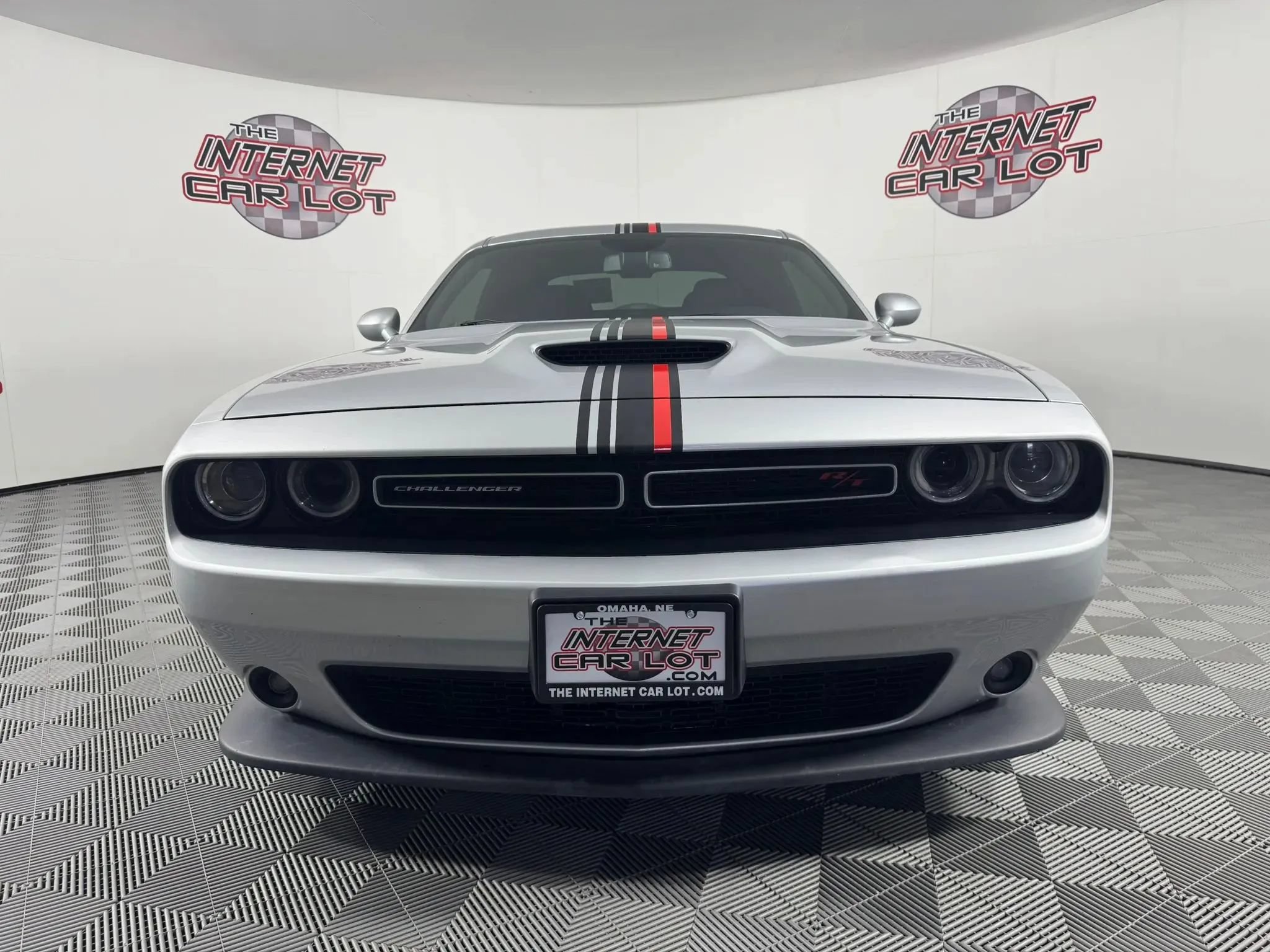 Used 2020 Dodge Challenger R/T RWD image 2