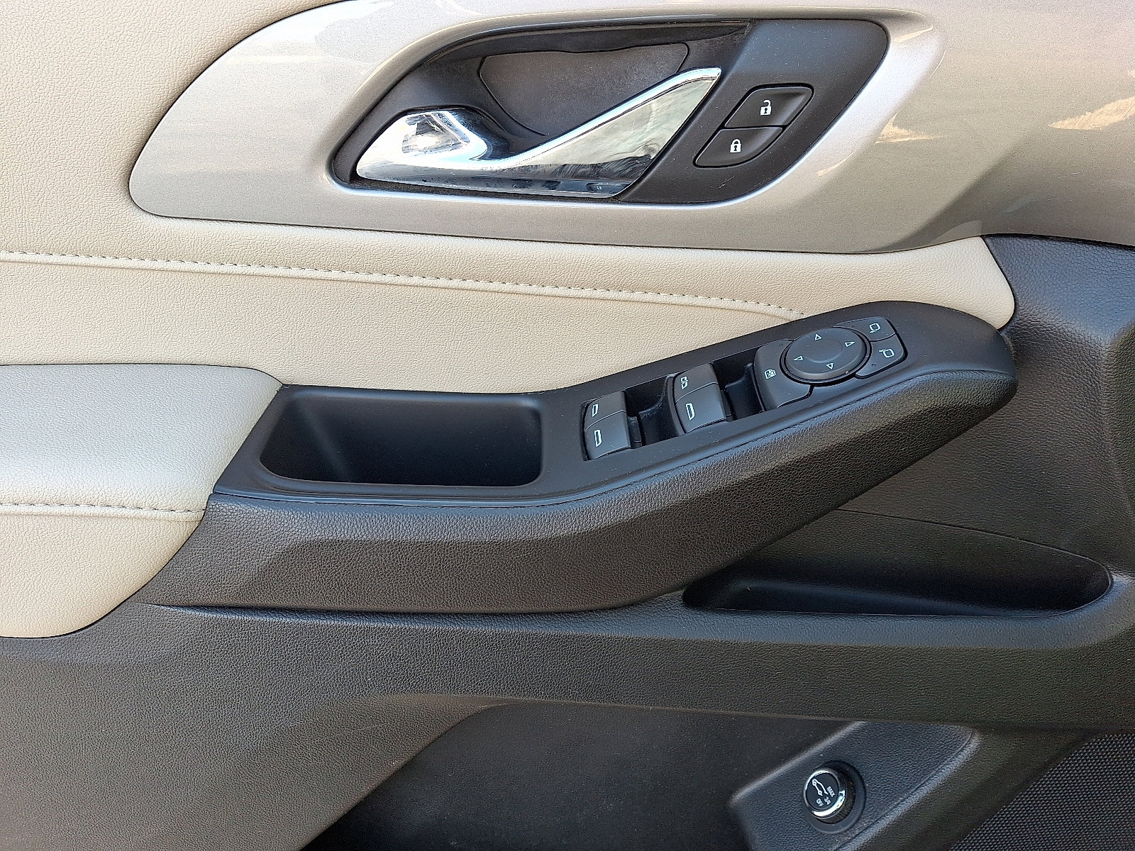 Used 2023 Chevrolet Traverse LT w/ LPO, Floor Liner Package image 14