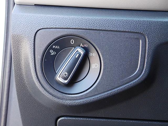 Used 2022 Volkswagen Atlas SE image 25