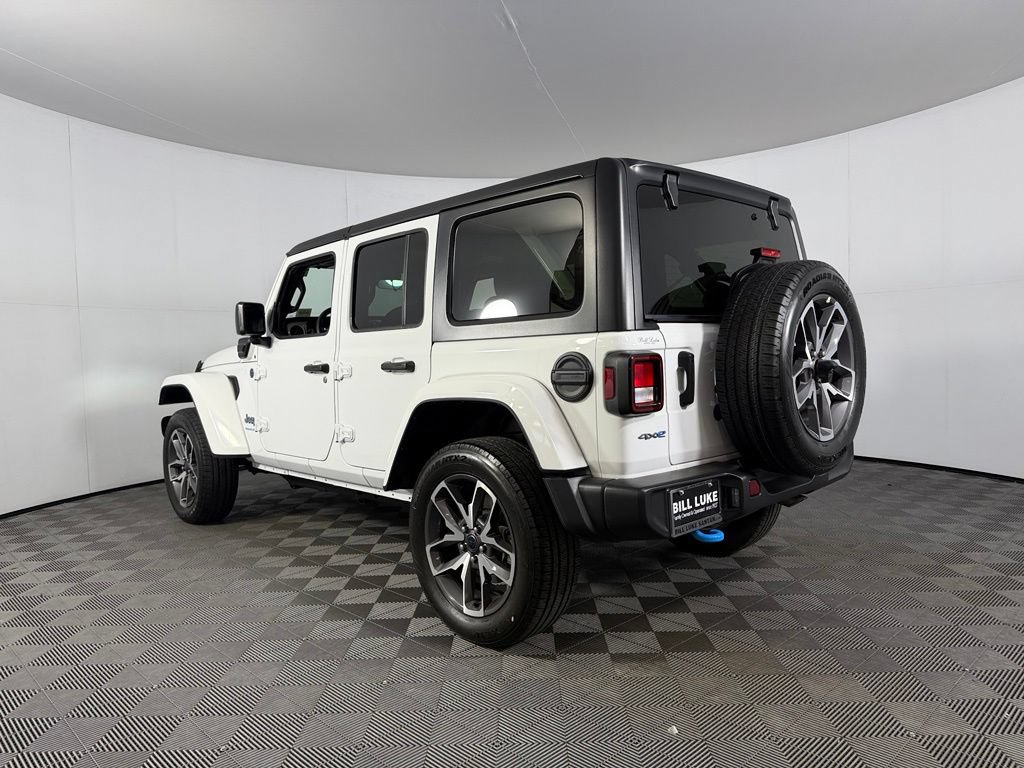 Used 2024 Jeep Wrangler Unlimited AWD/4WD image 9