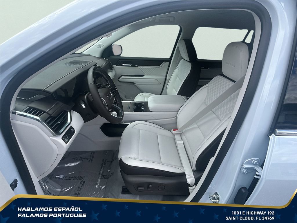 New 2026 GMC Acadia Denali w/ Super Cruise Package FWD image 12