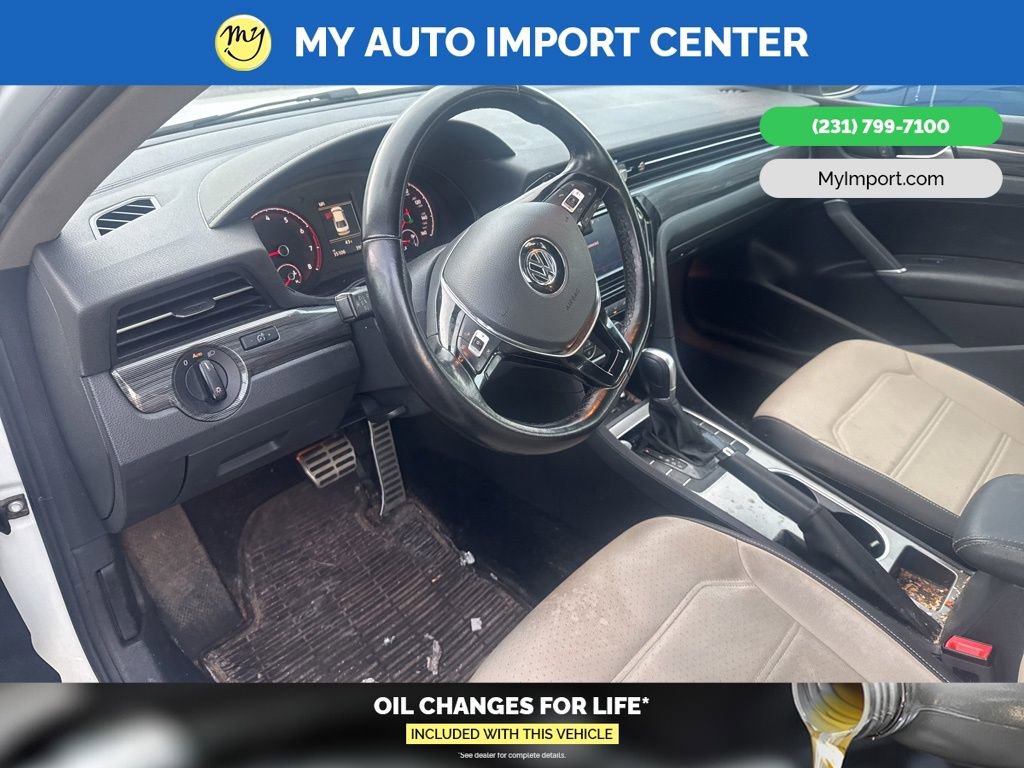 Used 2020 Volkswagen Passat 2.0T R-Line image 8