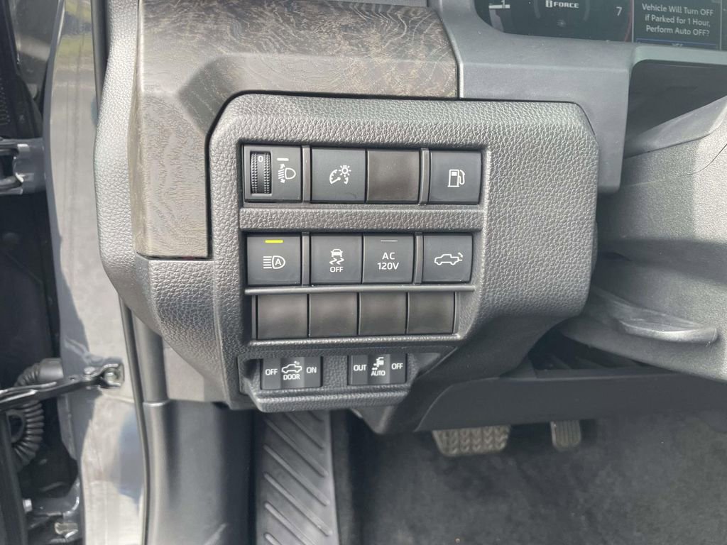 Used 2025 Toyota Tacoma Limited AWD/4WD image 20