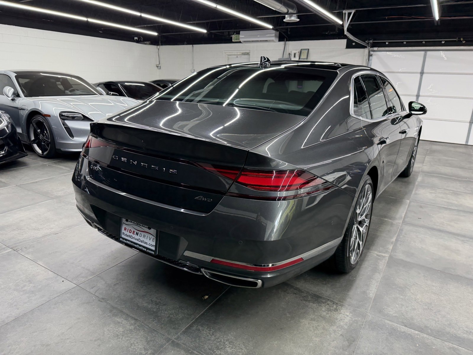 Used 2023 Genesis G90 3.5T image 7