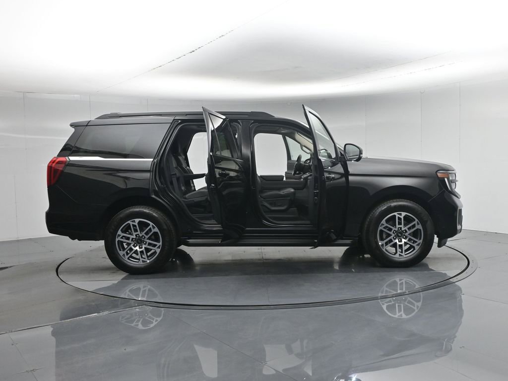 Certified 2025 Ford Expedition Active RWD image 5