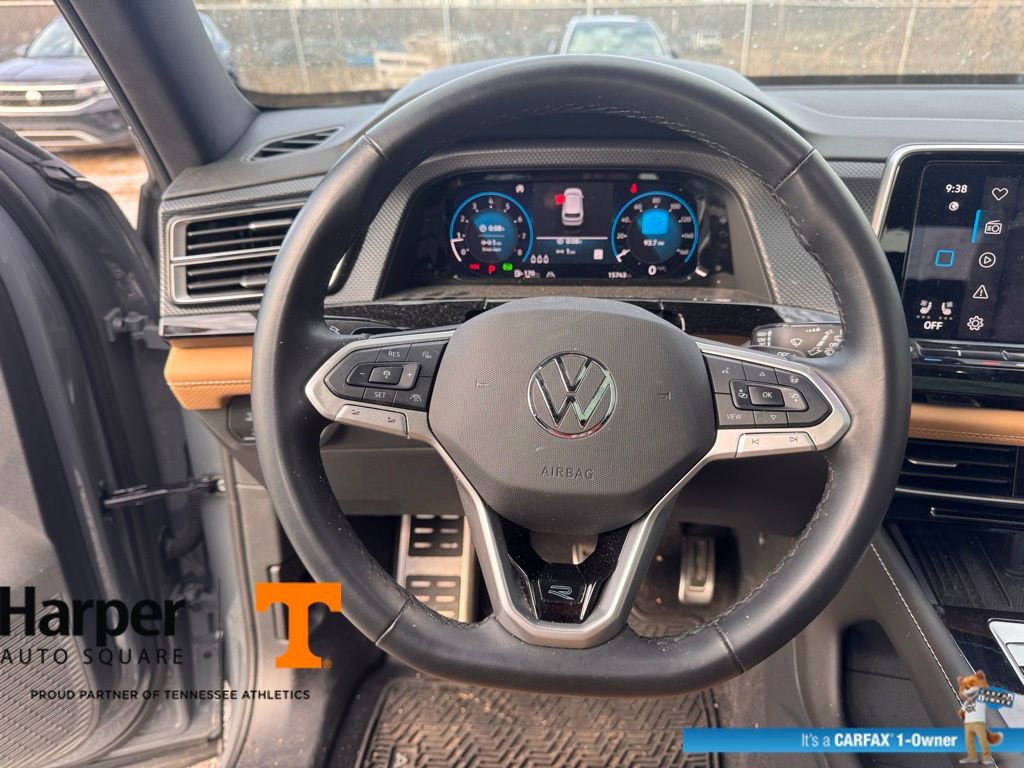 Used 2025 Volkswagen Atlas Cross Sport SEL R-Line image 16