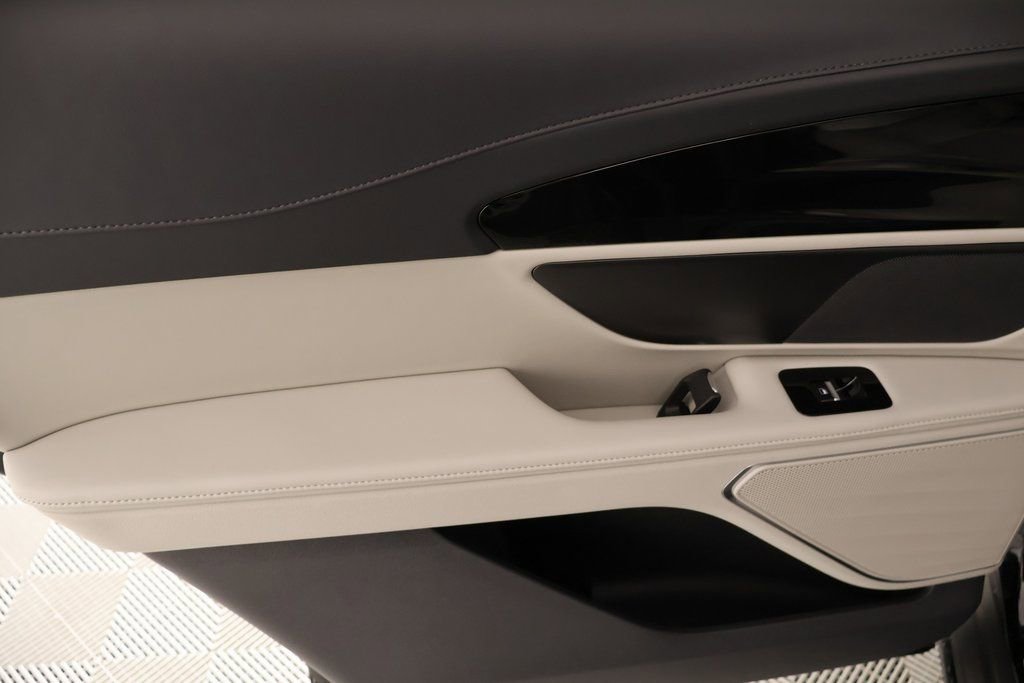 New 2026 Lincoln Nautilus Premier w/ Jet Appearance Package AWD/4WD image 16