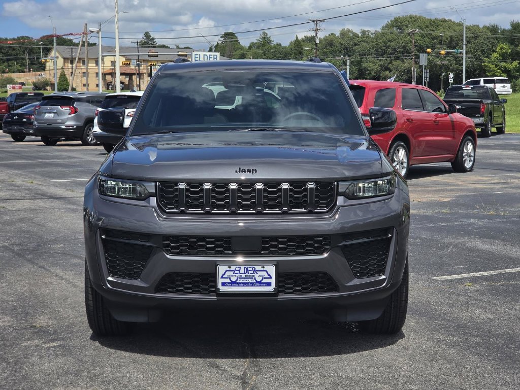 New 2026 Jeep Grand Cherokee Altitude RWD image 2