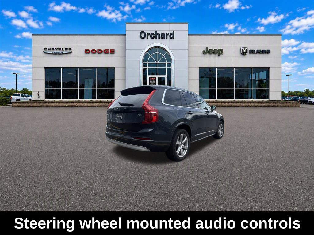 Used 2022 Volvo XC90 T5 Momentum AWD/4WD image 3
