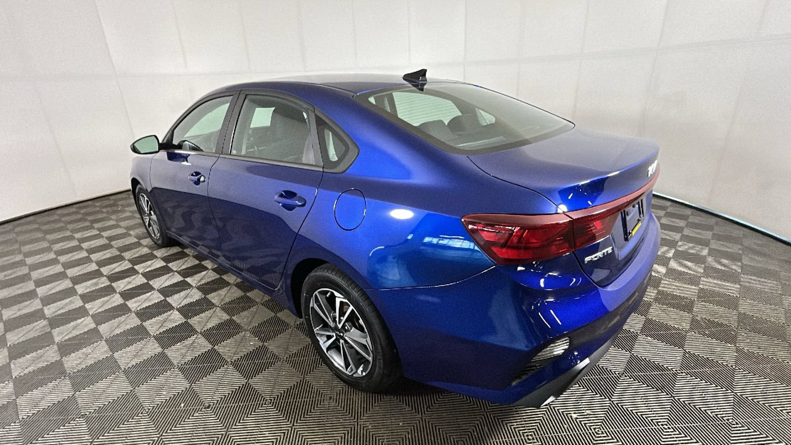 Used 2022 Kia Forte LXS FWD image 5