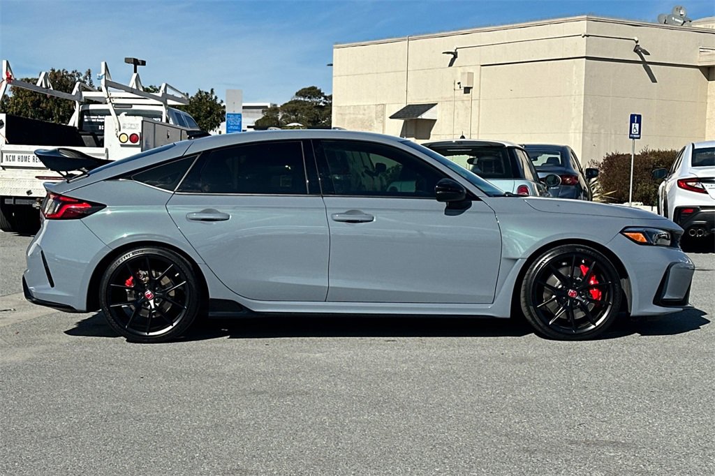 Used 2023 Honda Civic Type R image 2