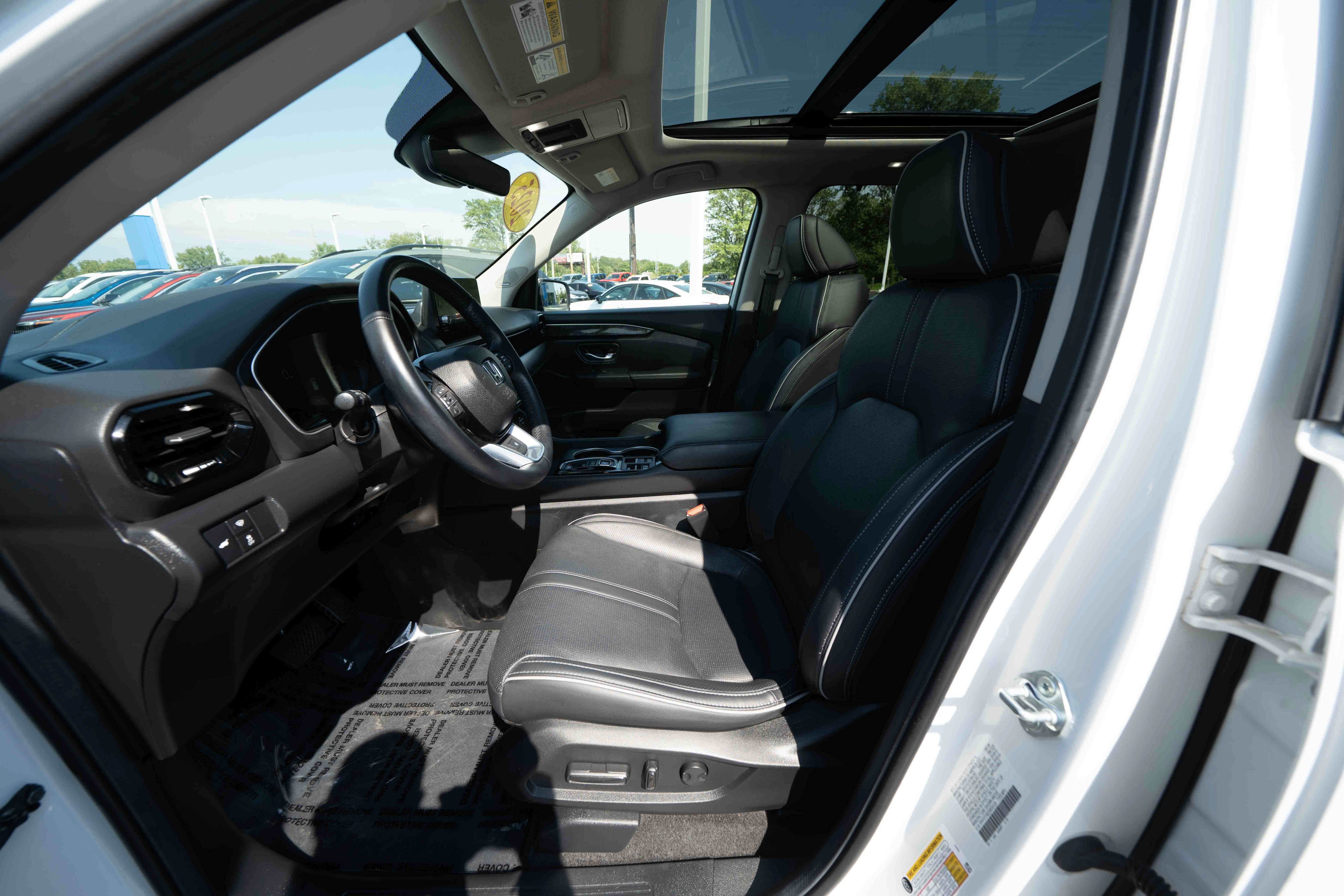 Certified 2025 Honda Pilot Elite image 9