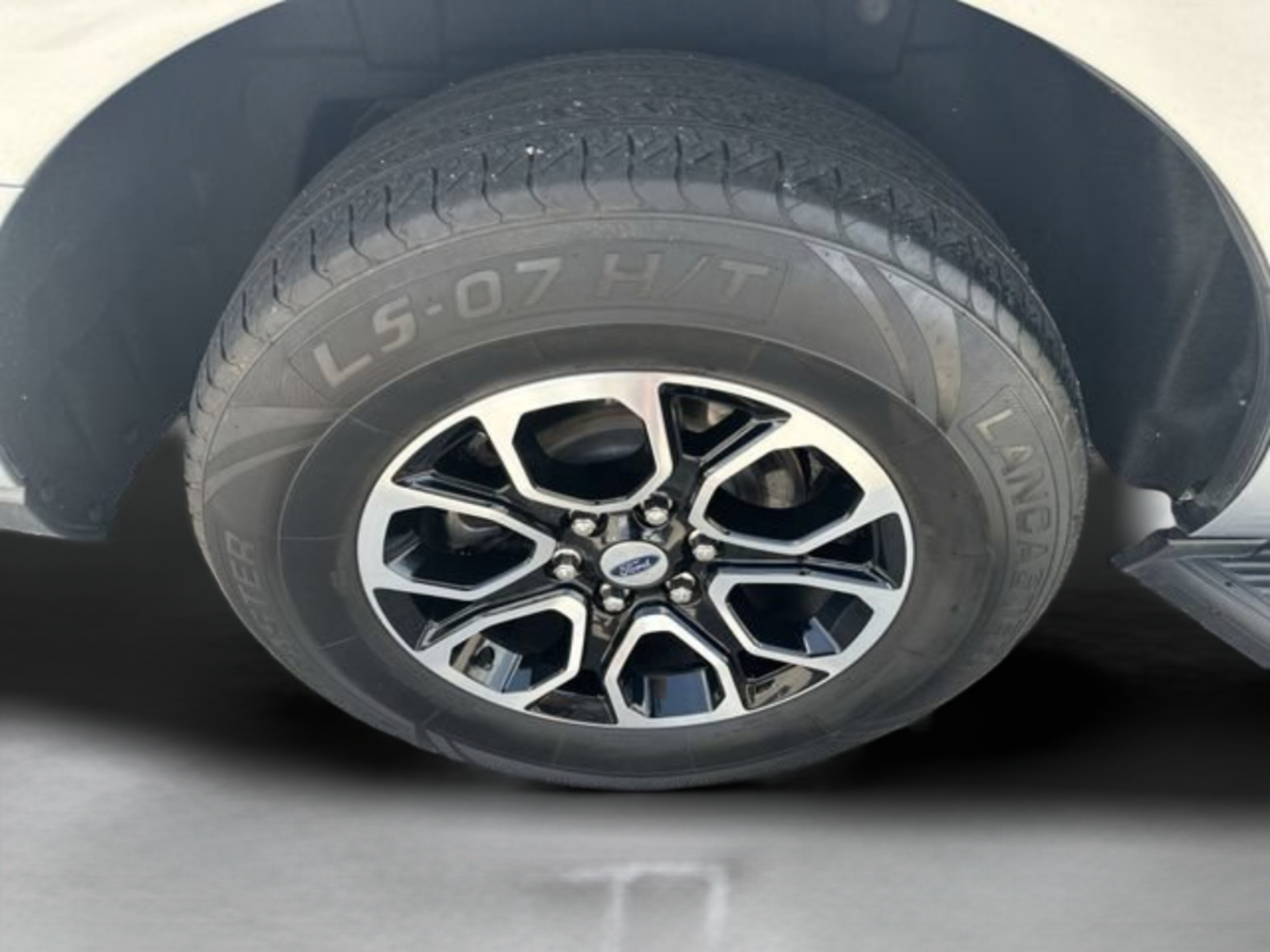 Used 2024 Ford Expedition XLT AWD/4WD image 31