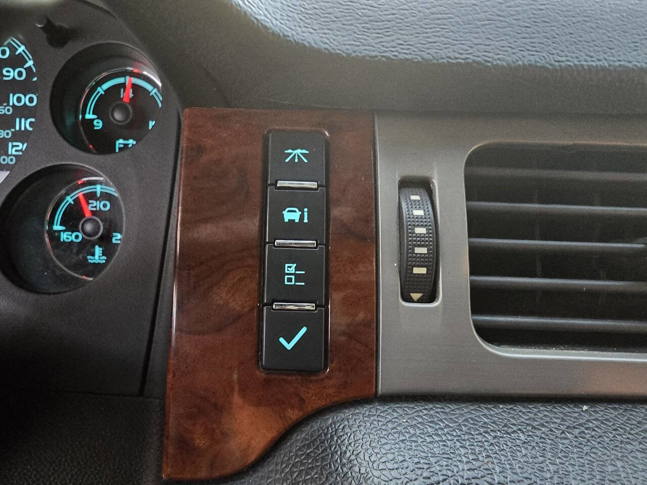 Used 2012 Chevrolet Tahoe LT w/ Texas Edition image 26