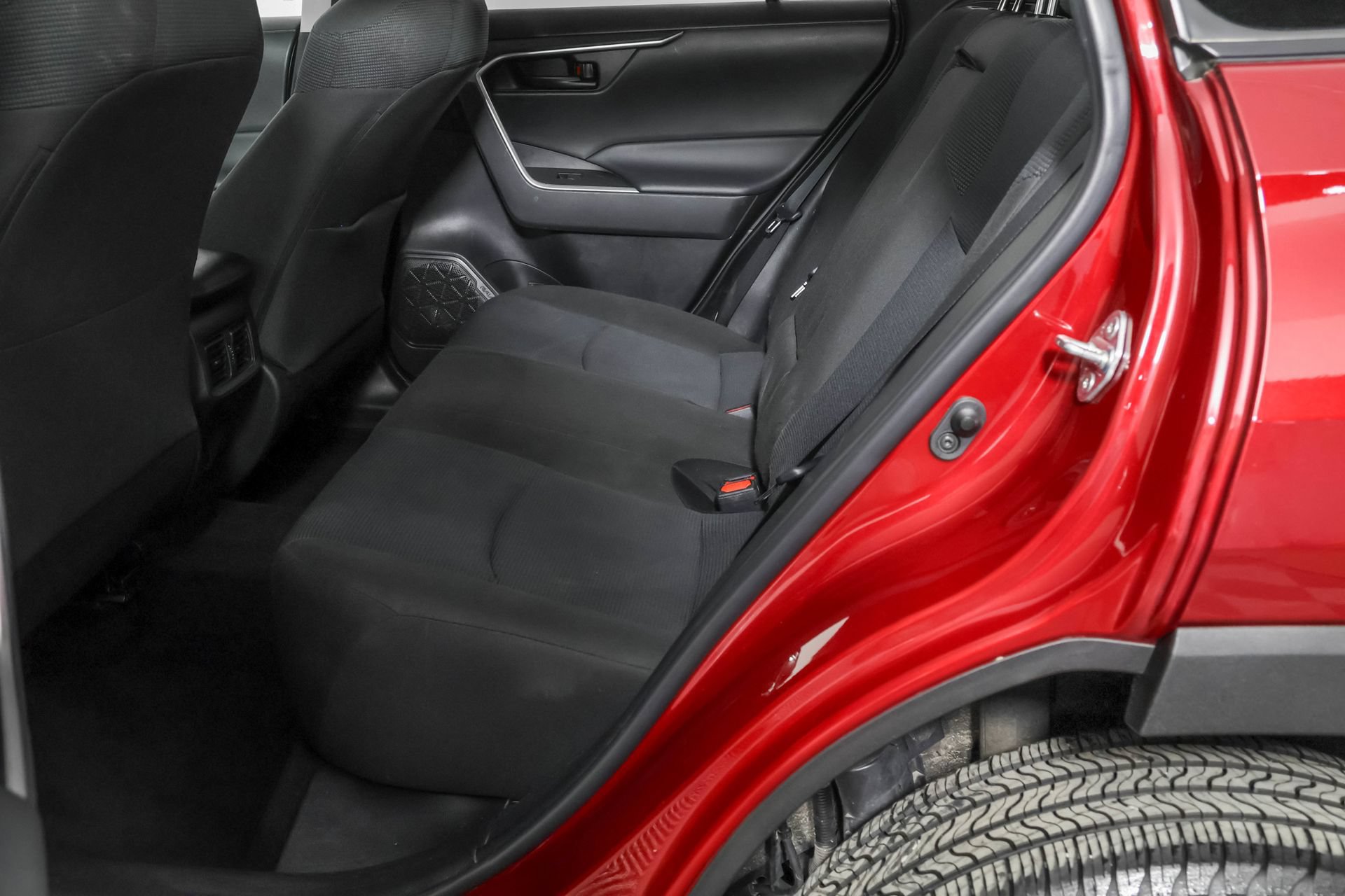 Used 2022 Toyota RAV4 LE AWD/4WD image 34