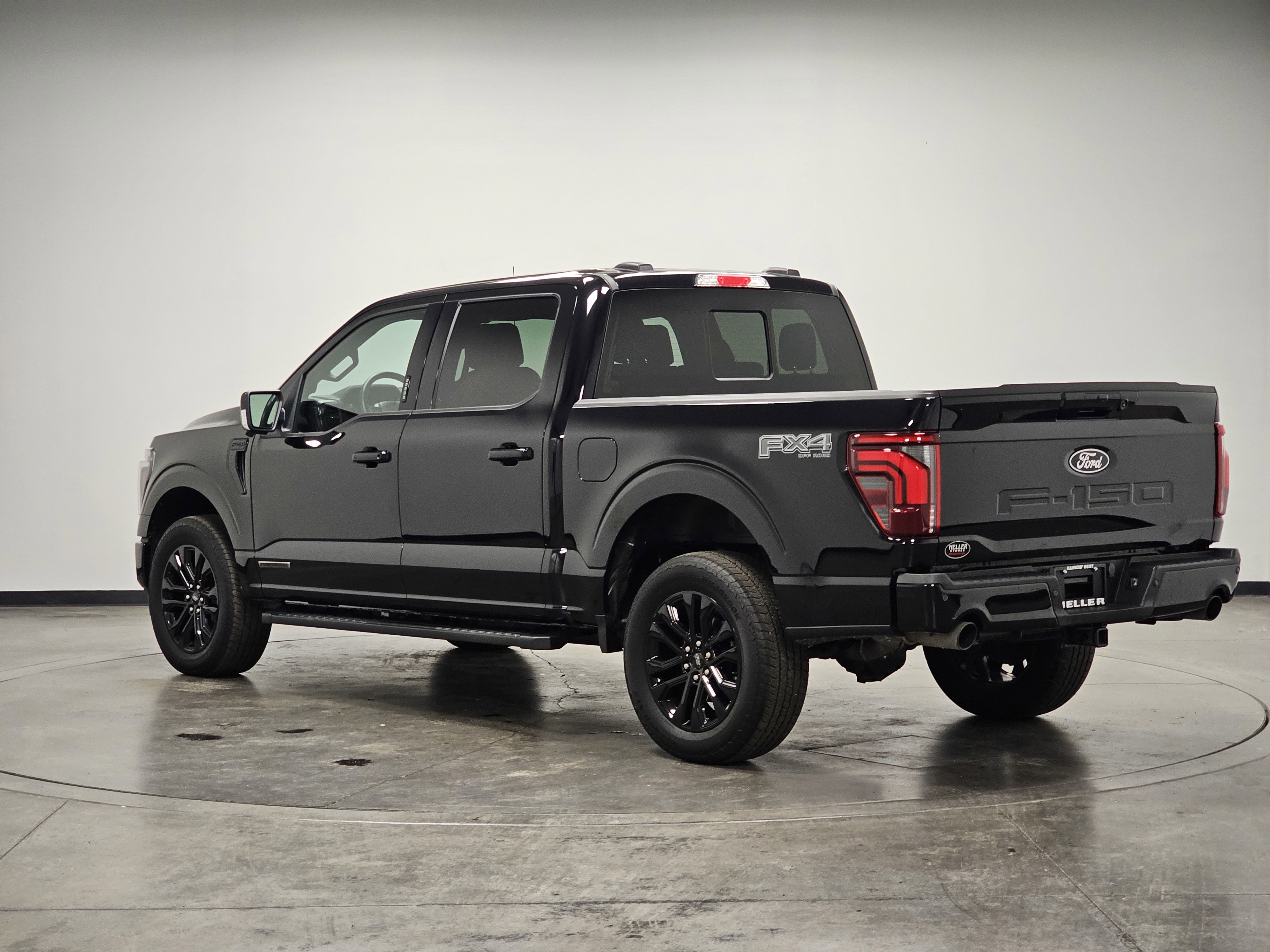Used 2024 Ford F150 Lariat w/ FX4 Off-Road Package image 6