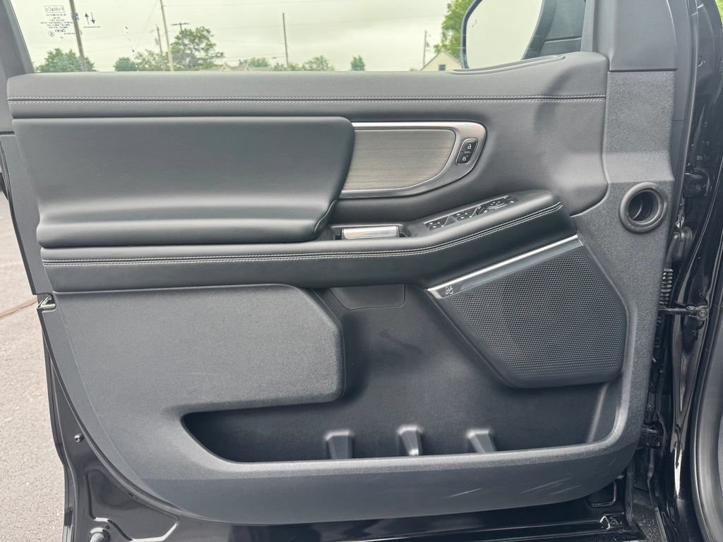 Certified 2025 Ford Expedition Max Platinum AWD/4WD image 2