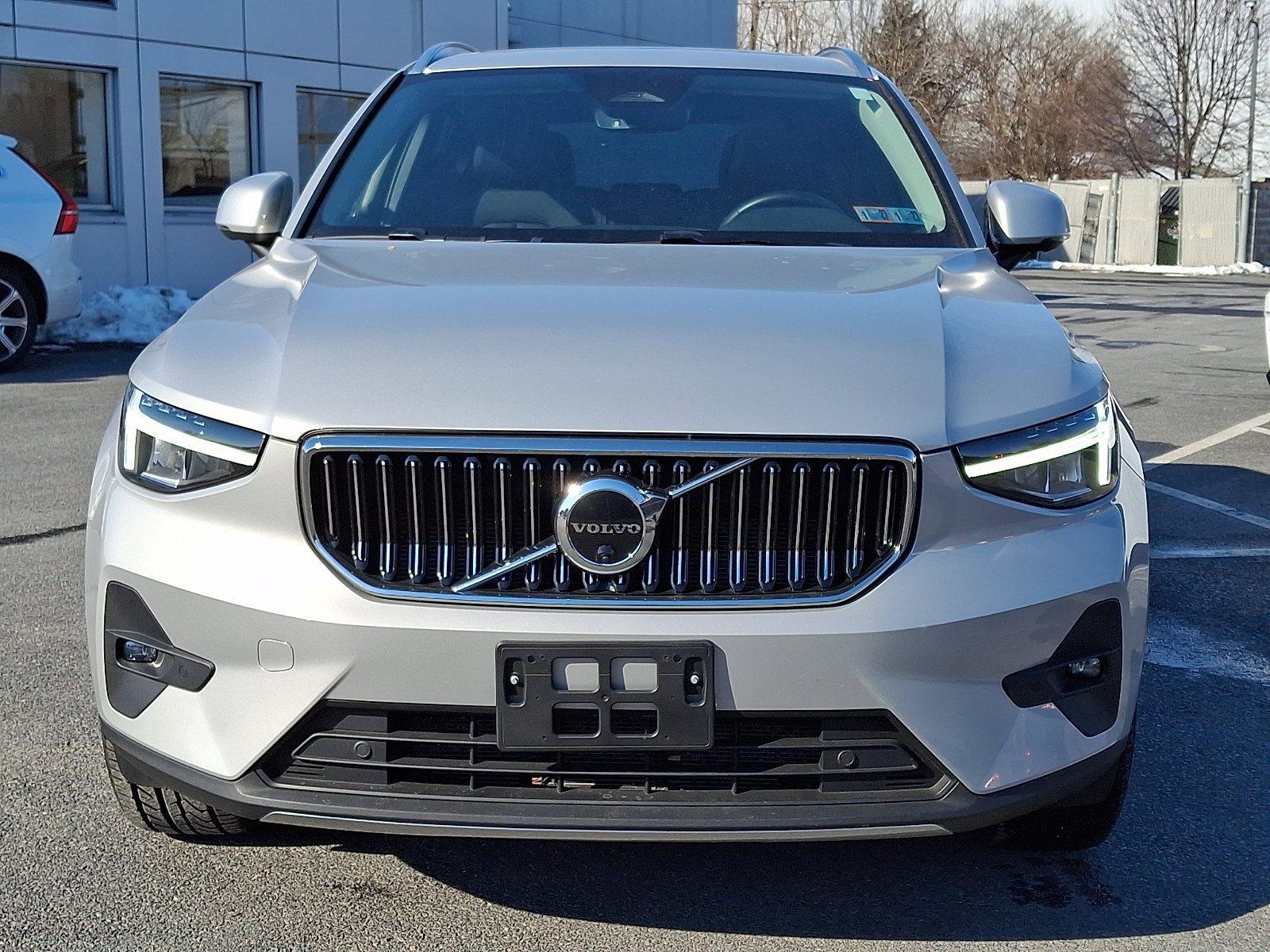 Used 2023 Volvo XC40 B5 Plus w/ Driver Assist Package image 2