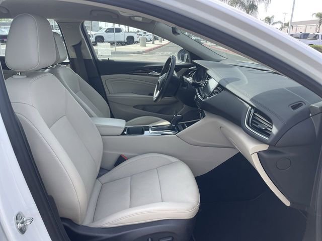 Used 2019 Buick Regal Essence w/ Driver Confidence Package I image 29