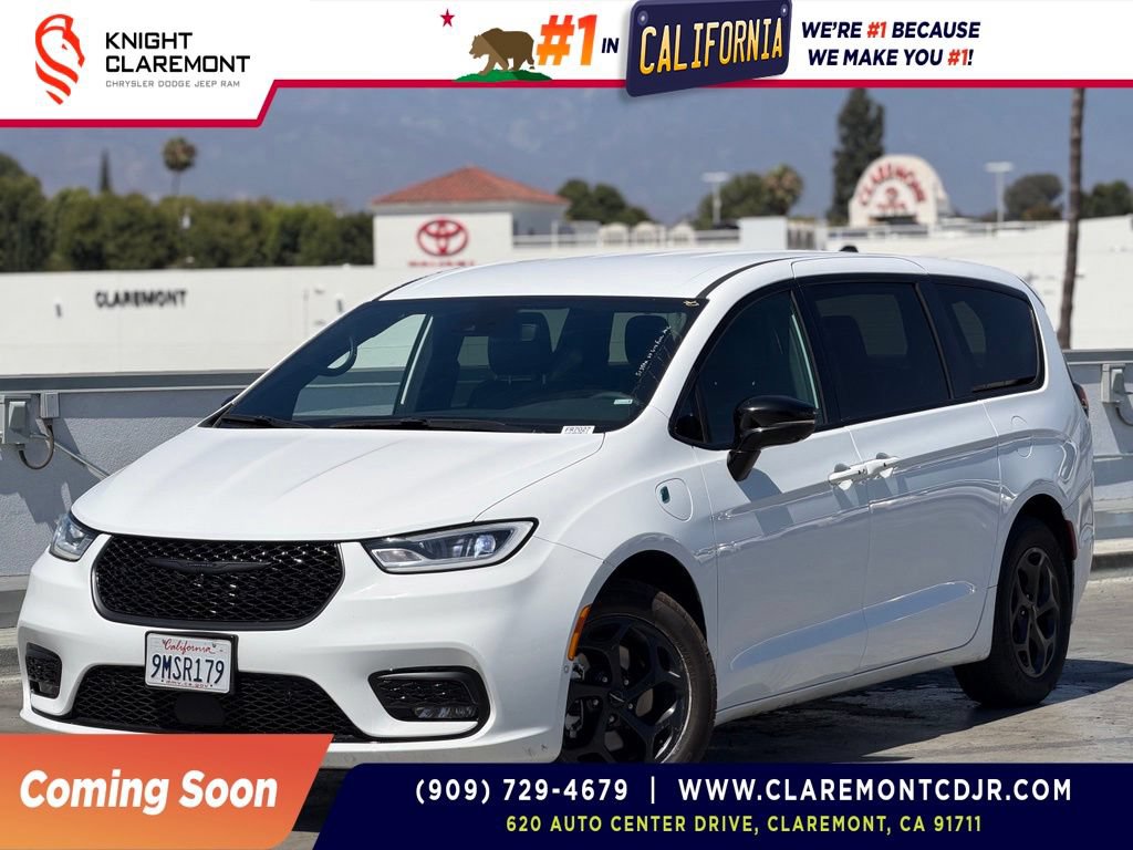 Used 2024 Chrysler Pacifica Limited