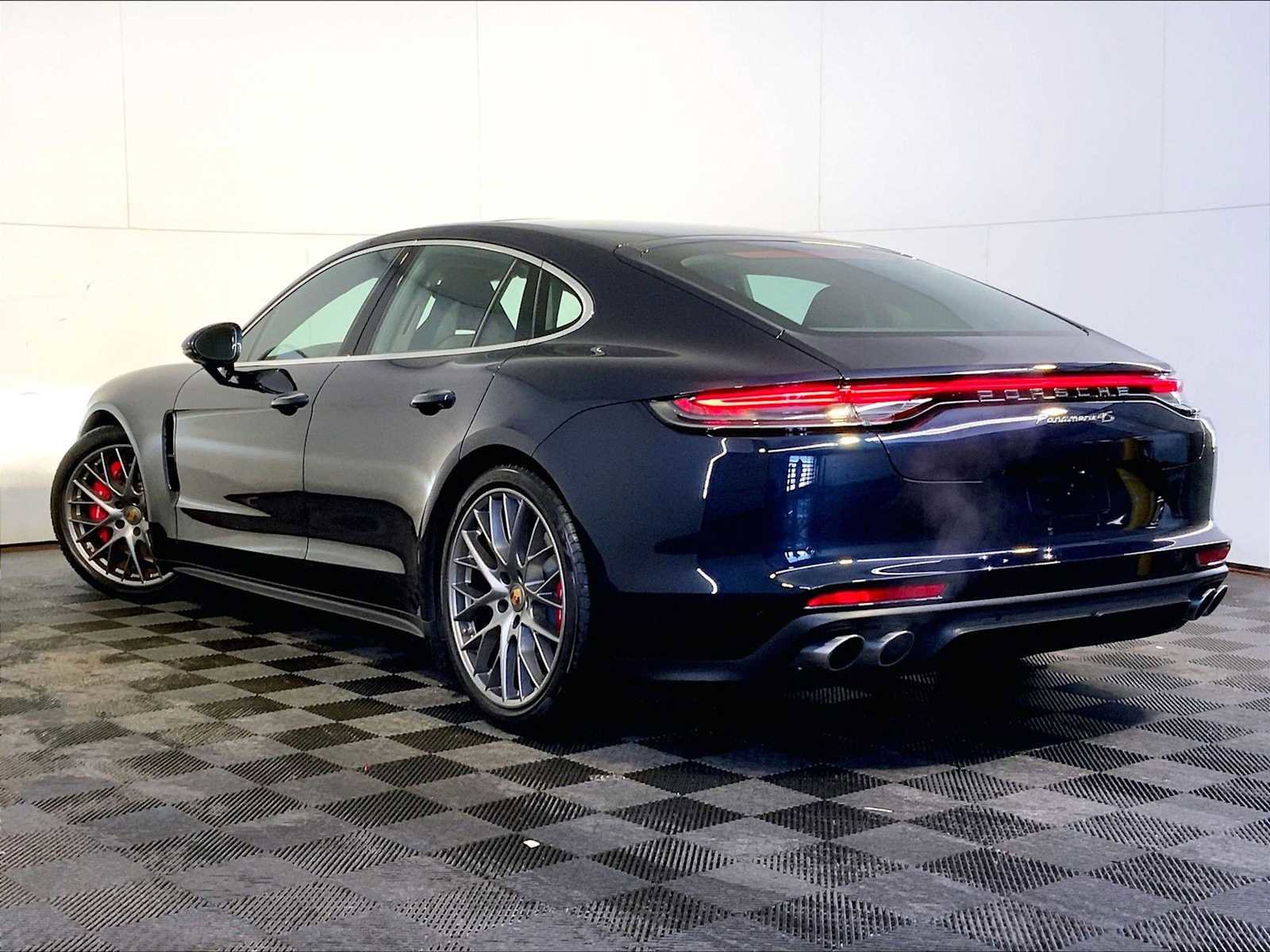Certified 2023 Porsche Panamera 4S image 3