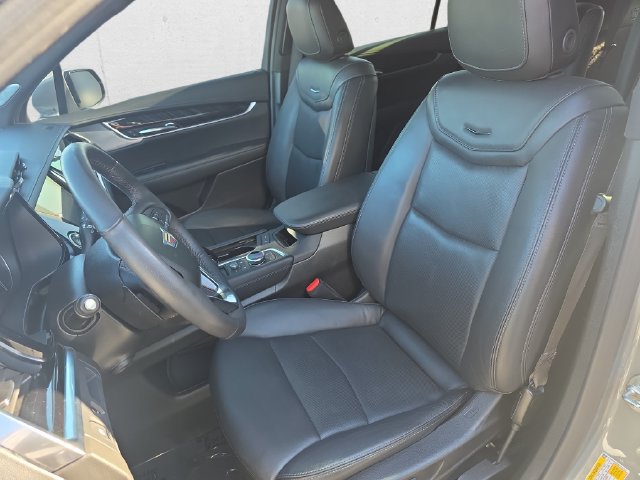 Certified 2024 Cadillac XT6 Premium Luxury AWD/4WD image 17