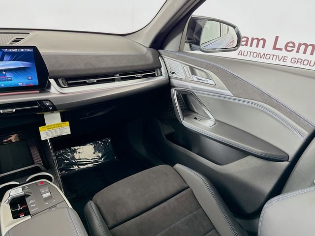 Used 2025 BMW X2 M35i w/ Premium Package image 25