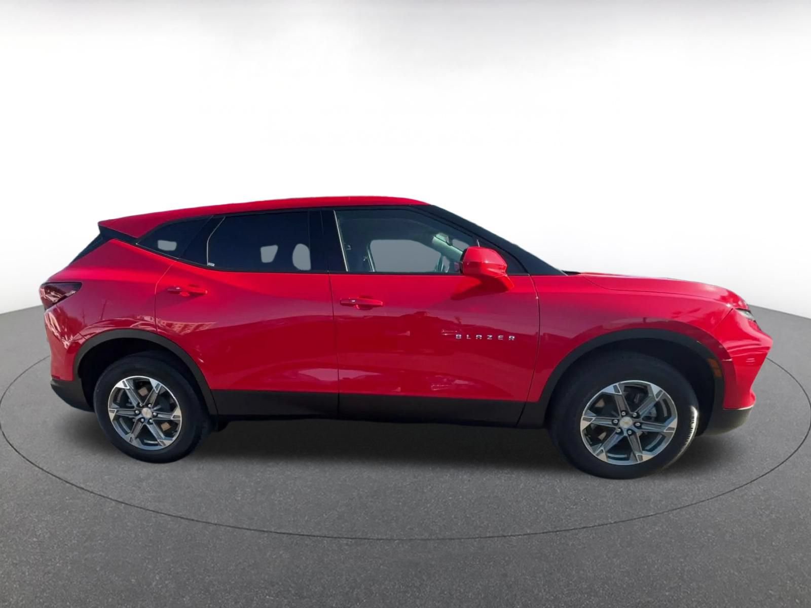 Used 2025 Chevrolet Blazer LT FWD image 15