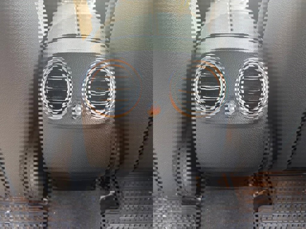 Used 2020 Mercedes-Benz GLC 300 4MATIC image 32