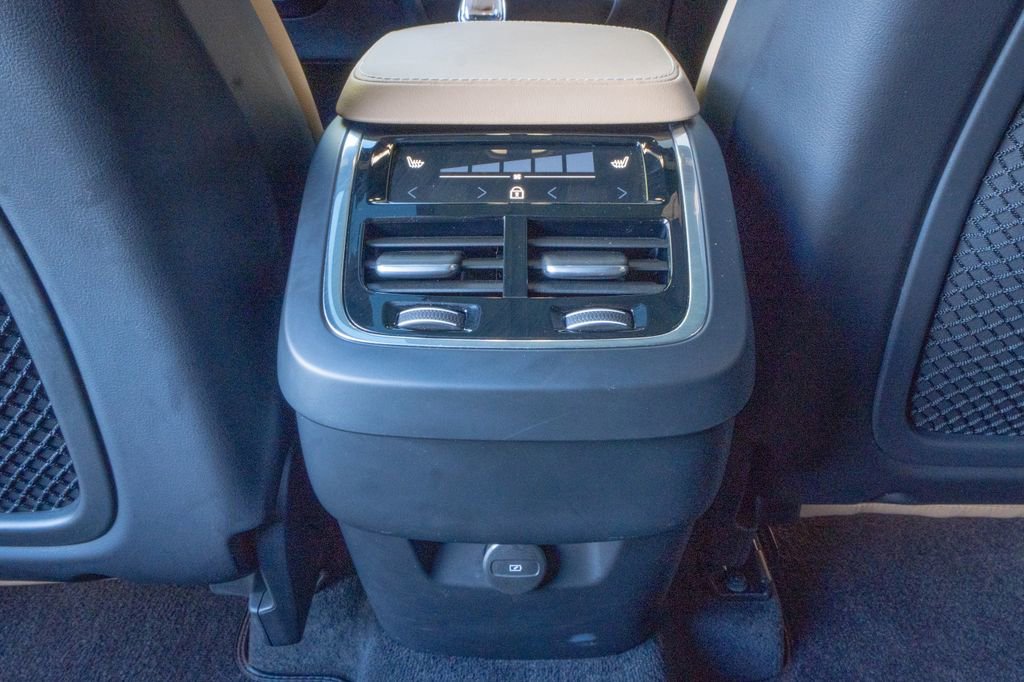 Used 2023 Volvo XC90 B6 Ultimate image 19